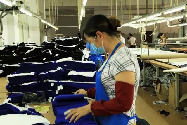 八年的坚持，一段未竟的服装梦 零售寒冬下的警示与反思